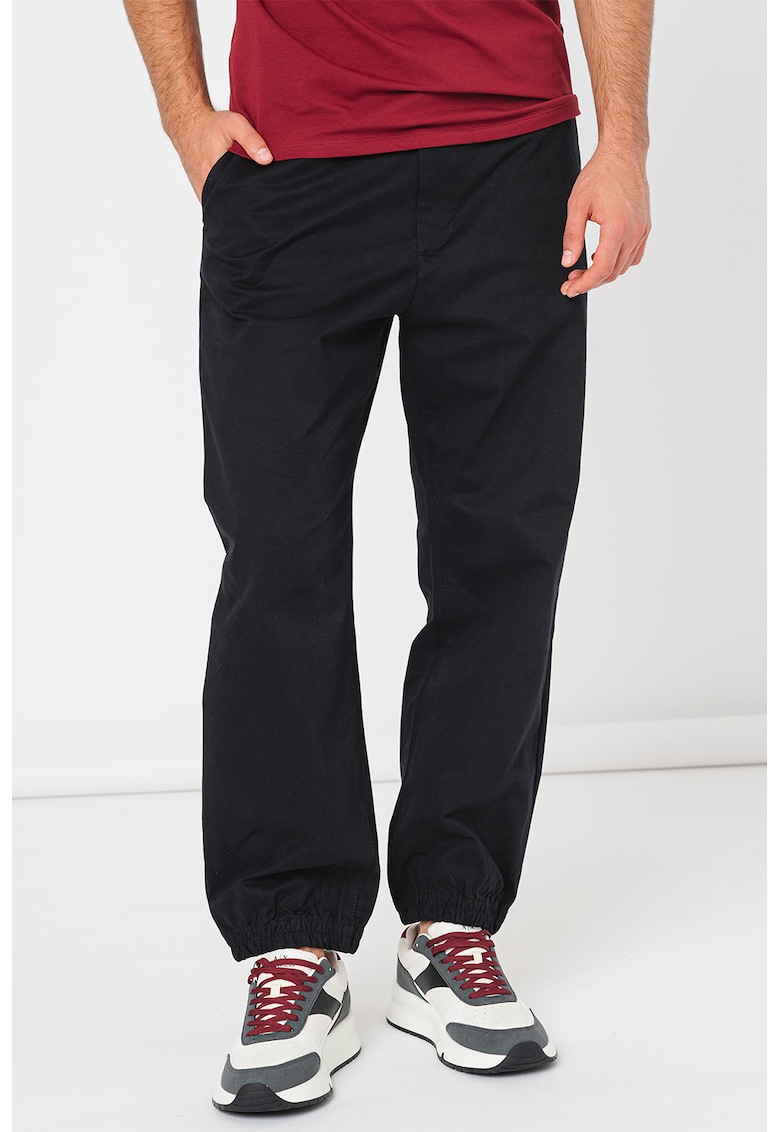 Pantaloni cu talie medie