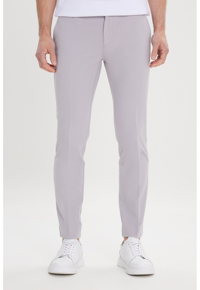 Pantaloni chino din amestec de bumbac cu buzunare