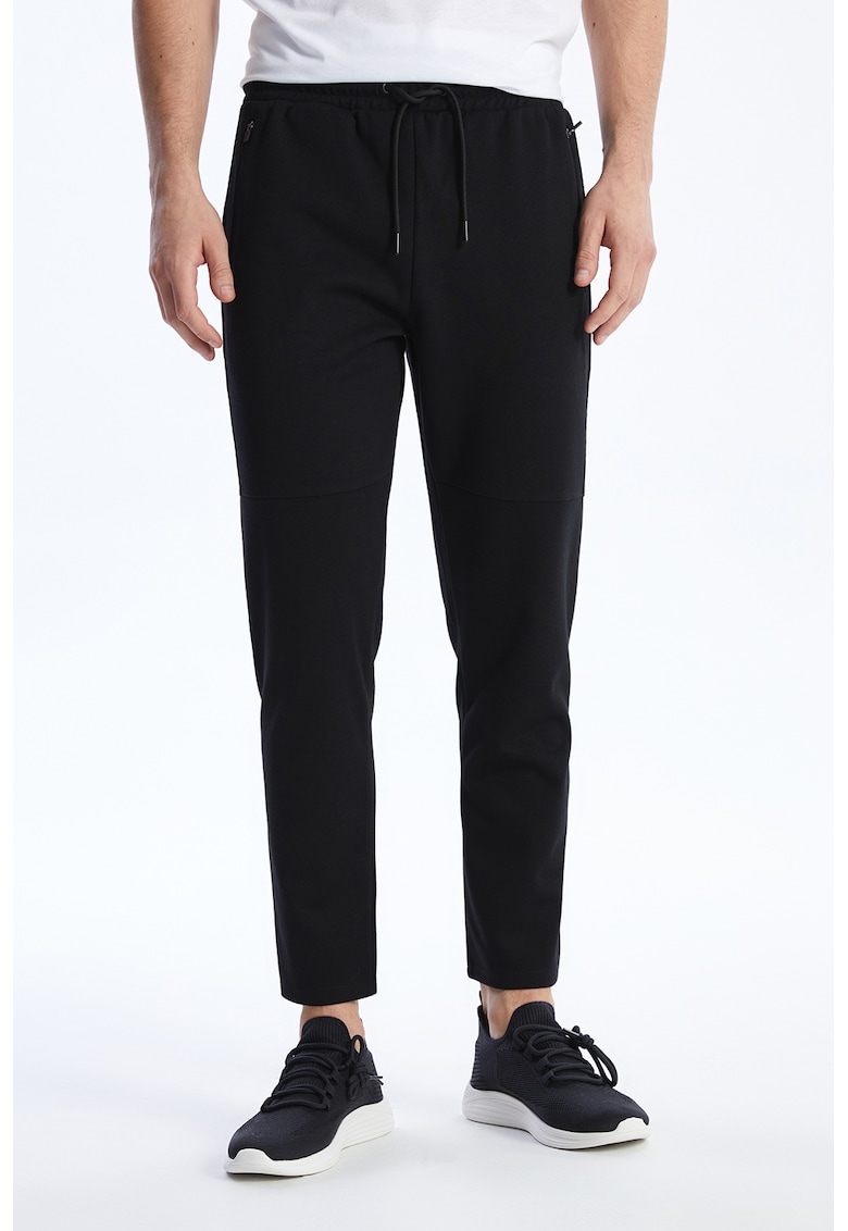 Pantaloni de trening cu talie ajustabila