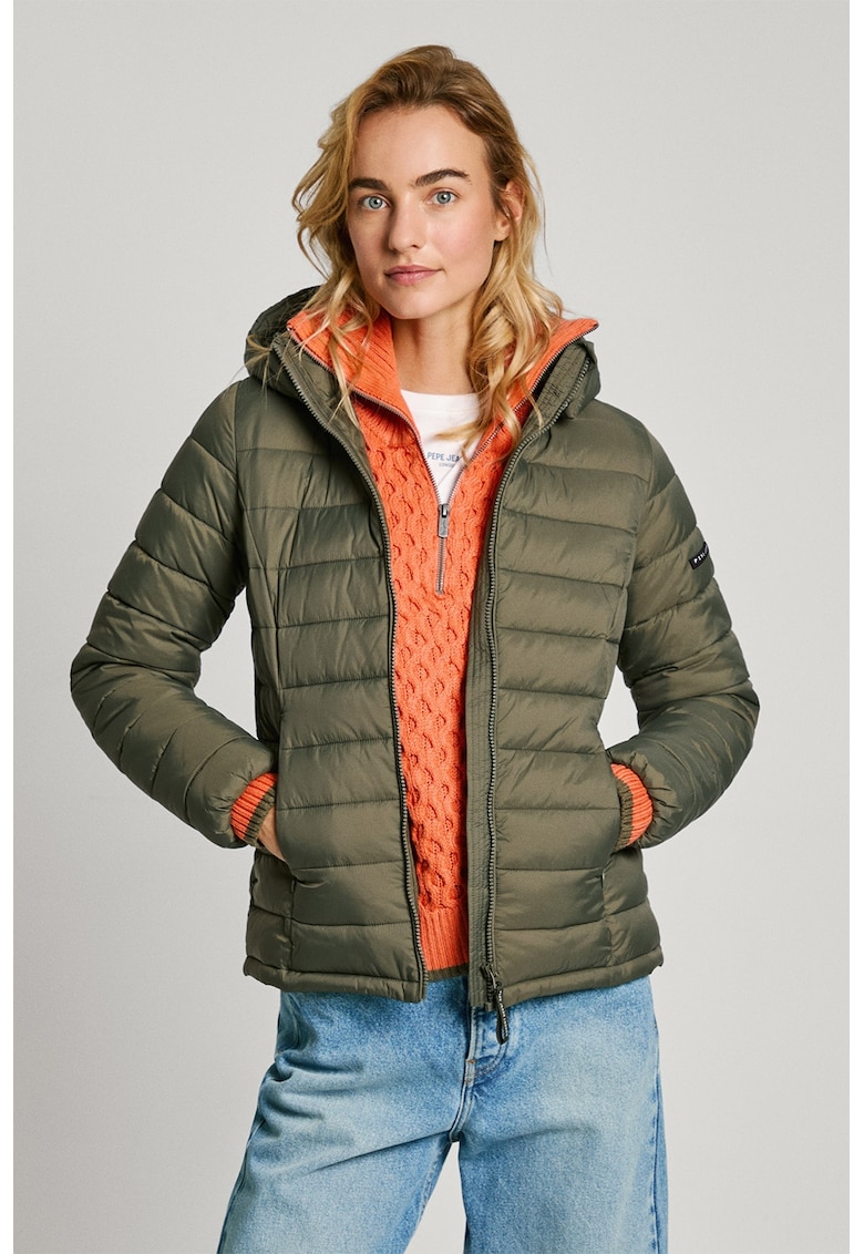 Geaca matlasata cu gluga