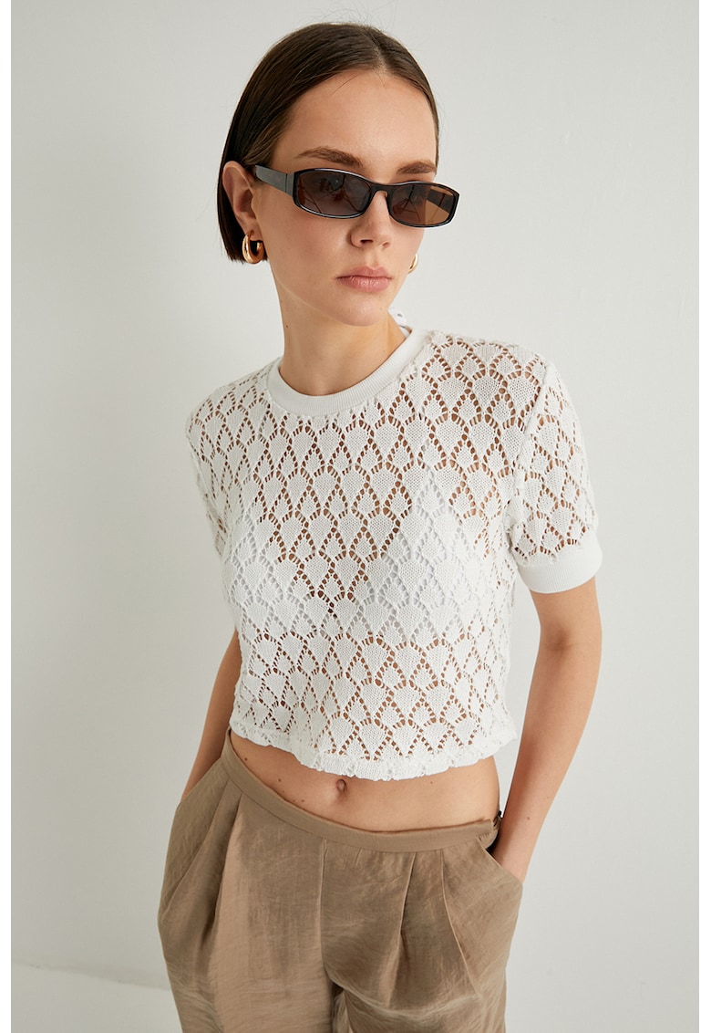 Tricou crop crosetat