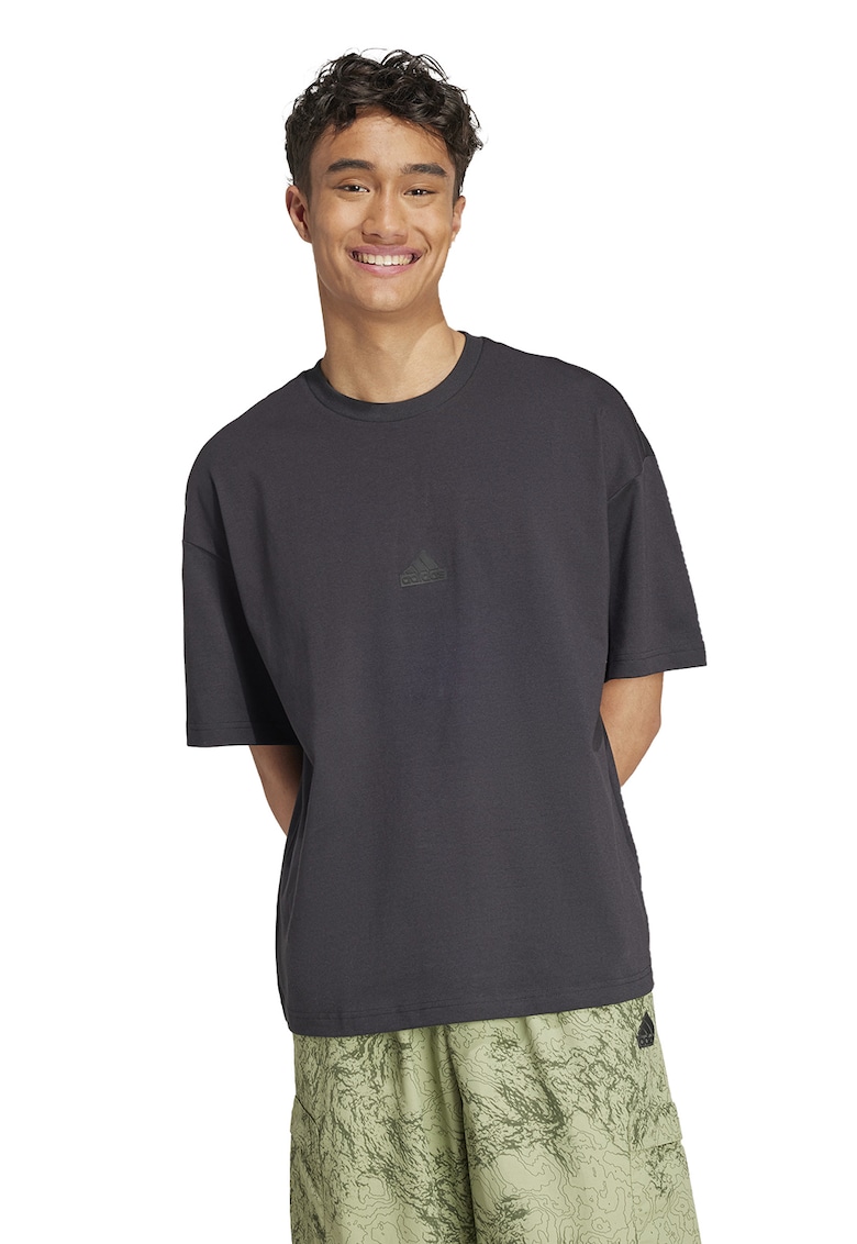 Tricou cu decolteu la baza gatului si maneci cazute