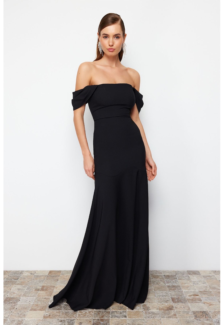 Rochie maxi evazata cu decolteu pe umeri