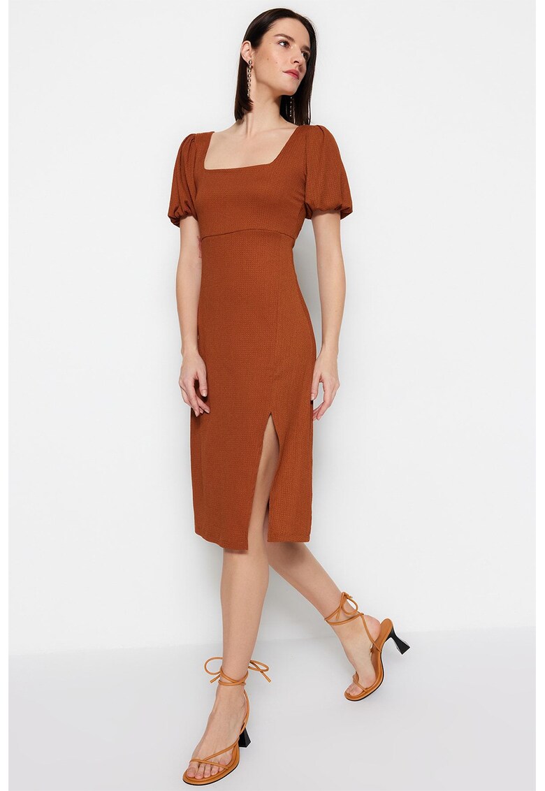 Rochie cu croiala A si slit lateral