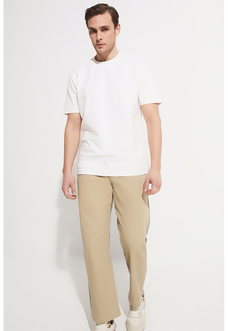 Tricou cu decolteu la baza gatului si imprimeu text - Alb