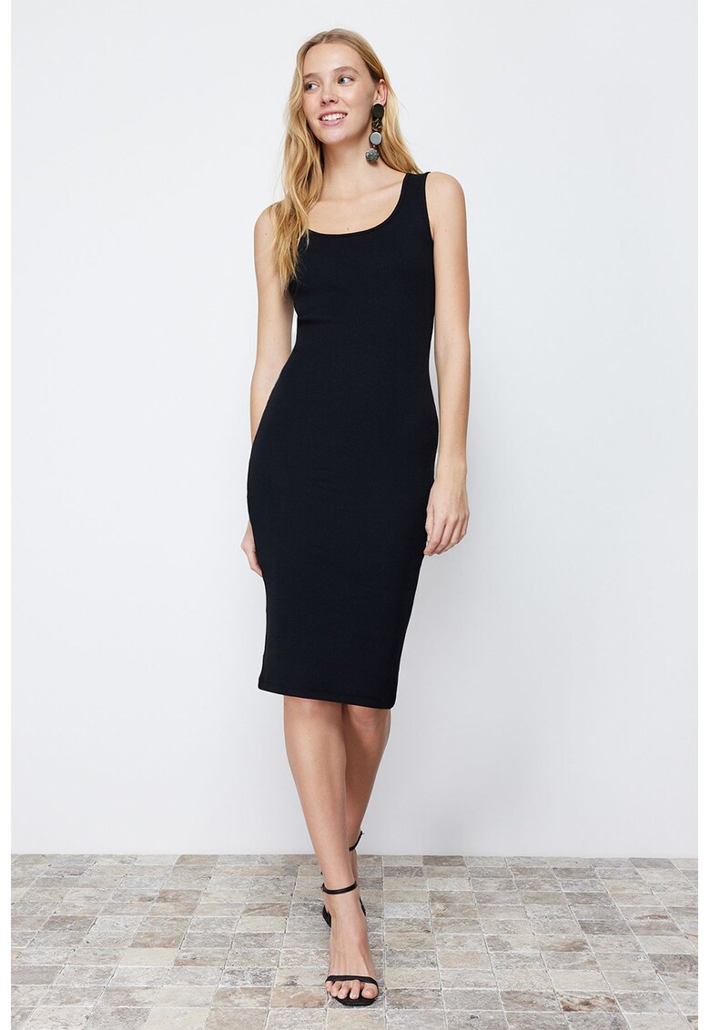 Rochie cambrata cu decolteu rotund
