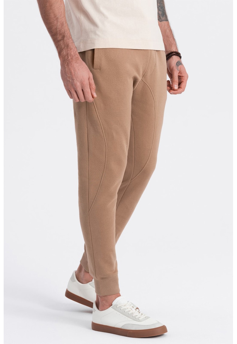 Ombre Pantaloni de trening cu croiala conica si snur de ajustare - Maro nisip