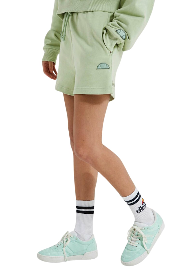 Pantaloni scurti cu buzunare si detalii logo -