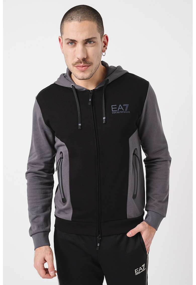 Hanorac cambrat cu logo si aspect colorblock