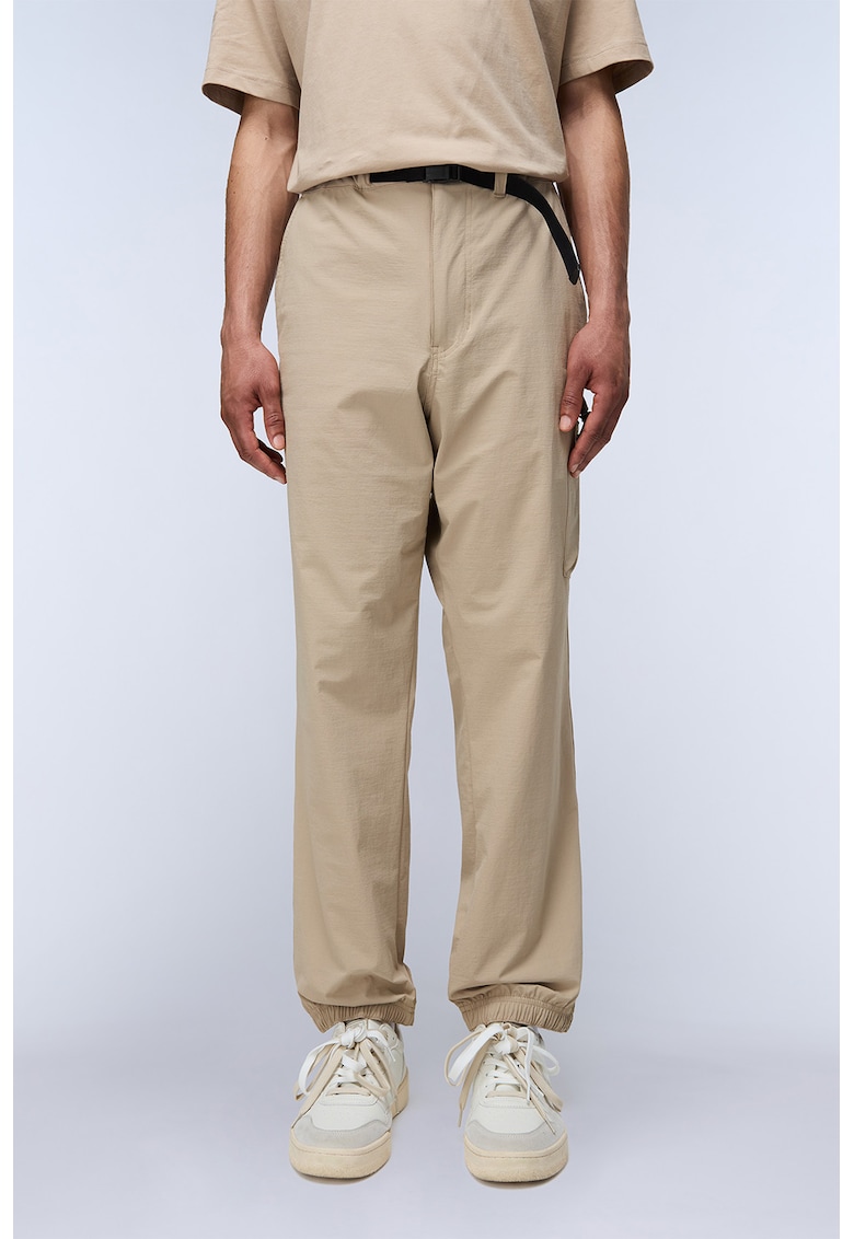Pantaloni relaxed fit cu o curea in talie