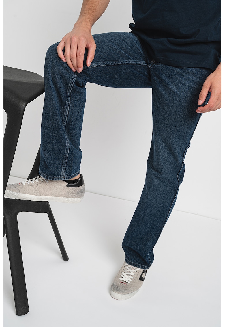 Blugi cu croiala ampla Blugi cu croiala ampla