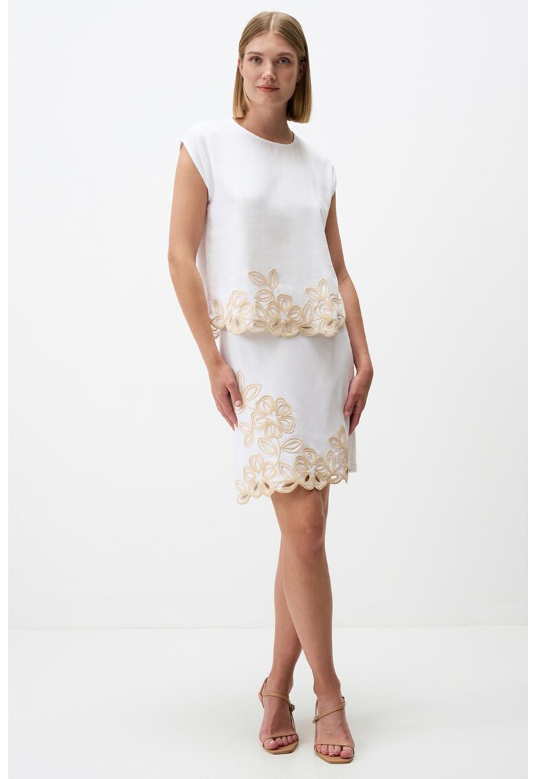 Bluza din amestec de in cu garnitura brodata