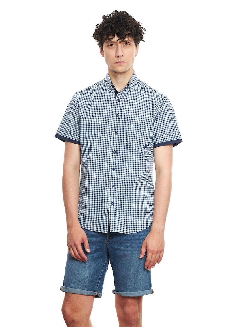 Camasa slim fit in carouri cu guler fixat cu nasturi