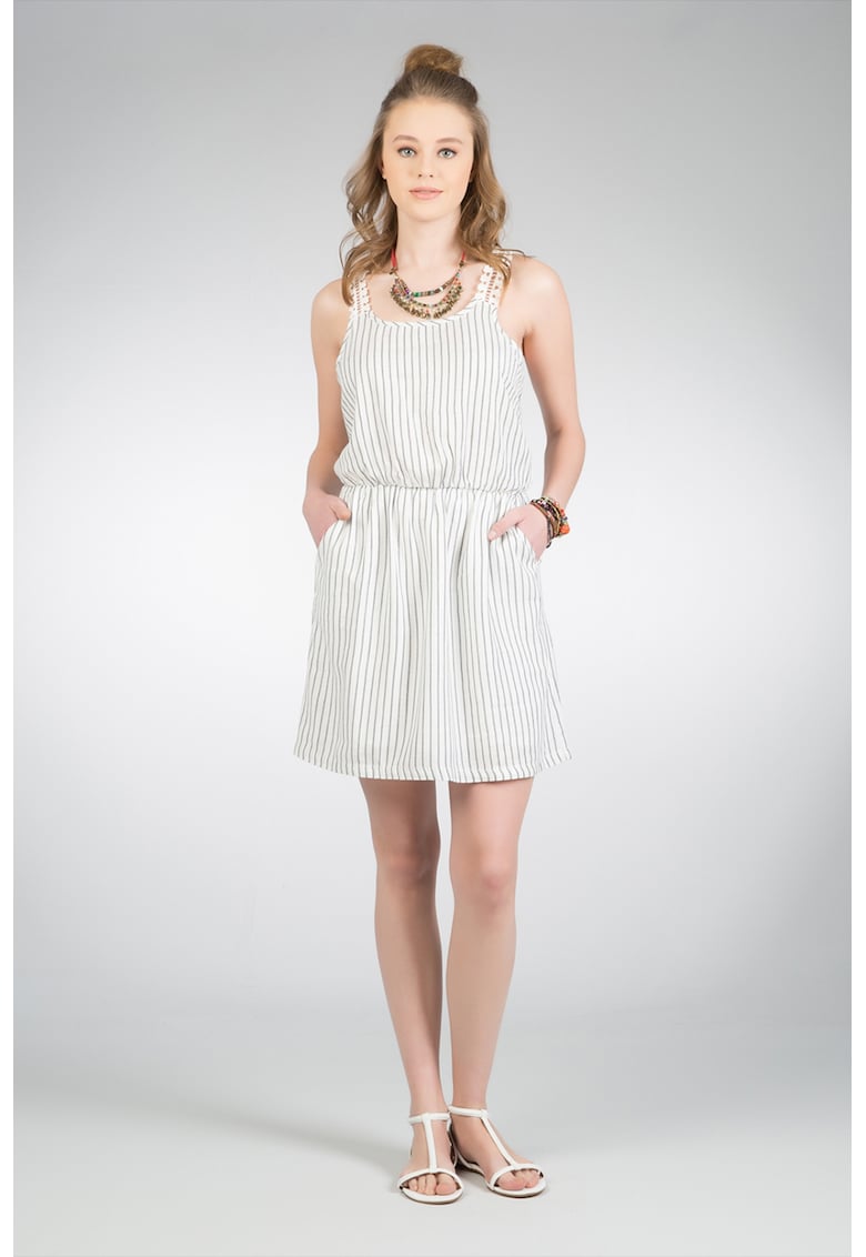 Rochie evazata cu garnituri de dantela crosetata