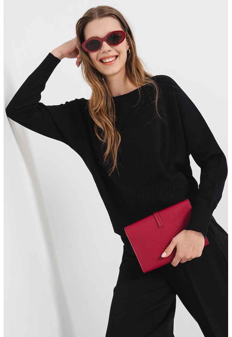 Pulover din tricot fin cu decolteu barcuta Pulover din tricot fin cu decolteu barcuta