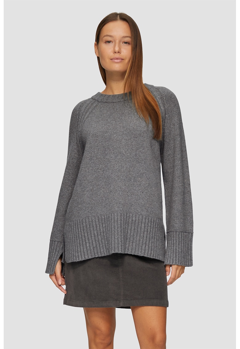 Pulover tricotat fin cu aspect striat