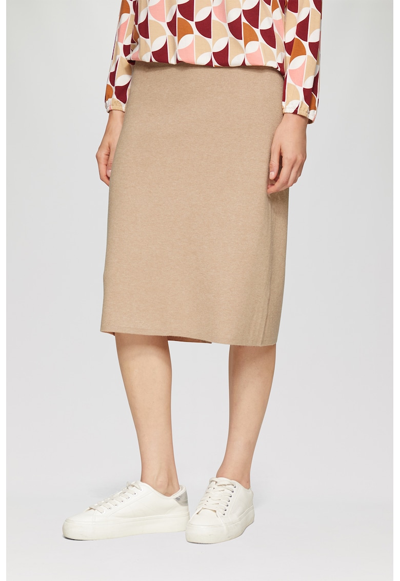 Fusta midi cu slit pe partea din spate Fusta midi cu slit pe partea din spate