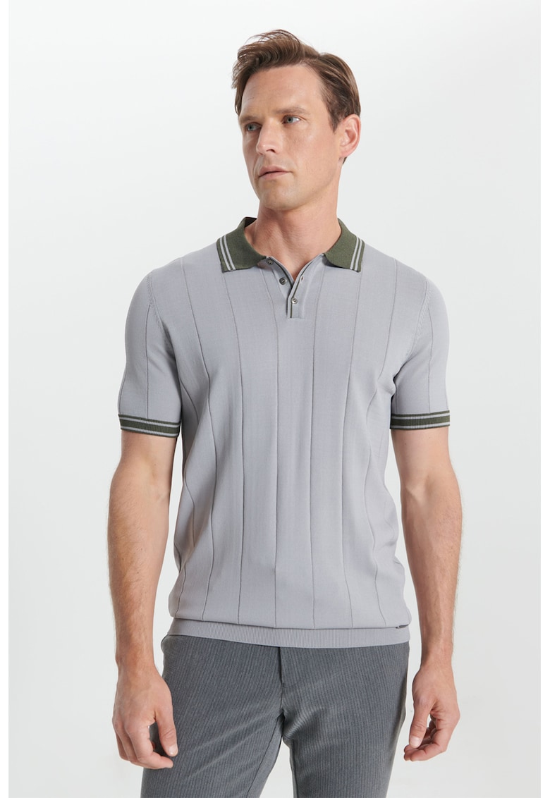 Tricou polo tricotat