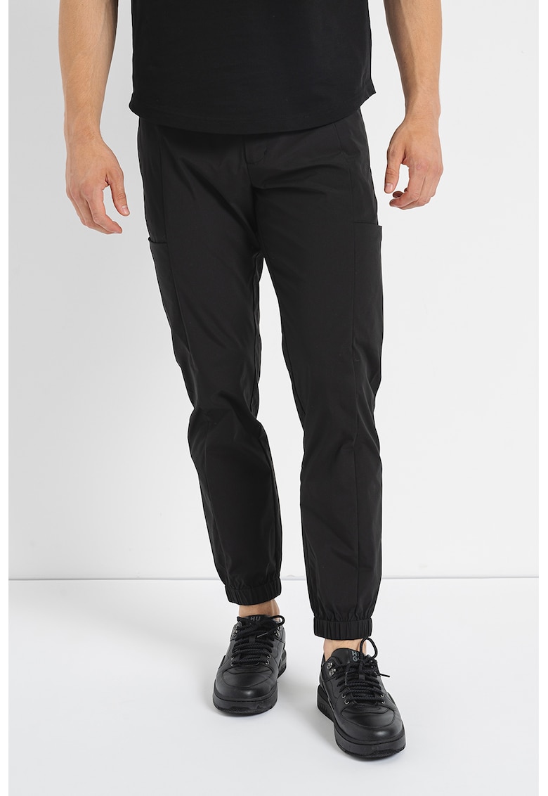 Pantaloni cargo conici