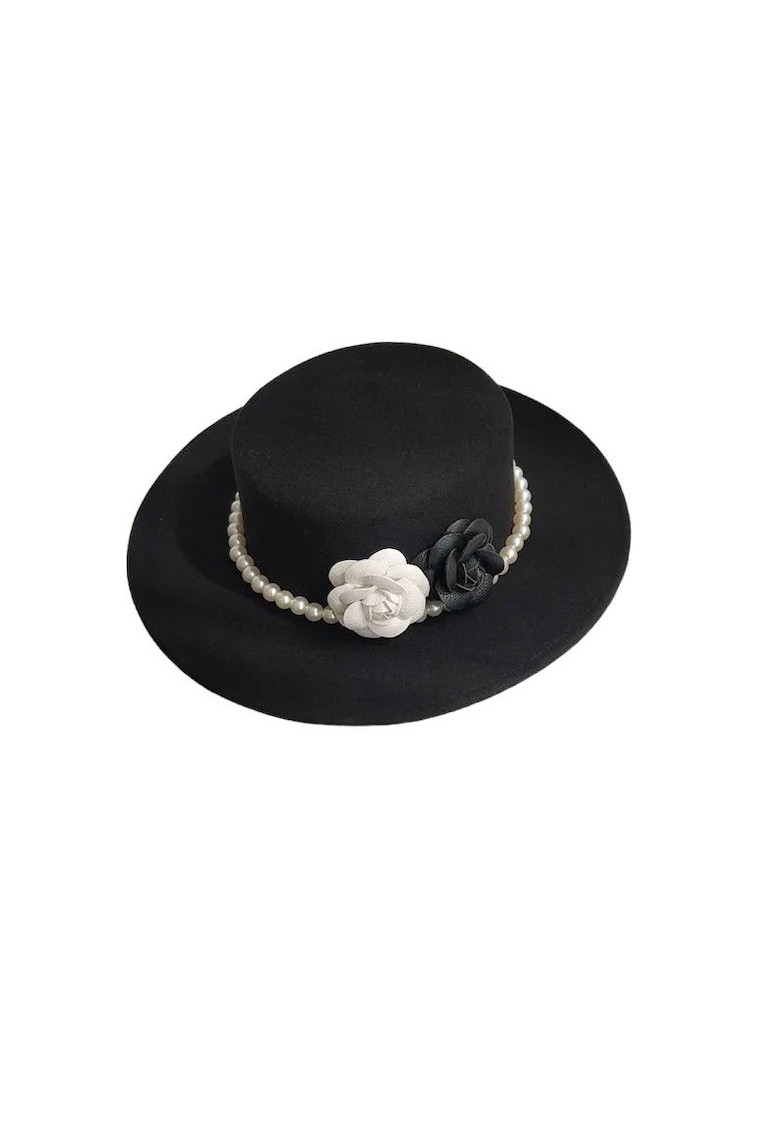 Palarie neagra - stil canotiera - handmade - cu flori si perle - marime 56-58 - Senija