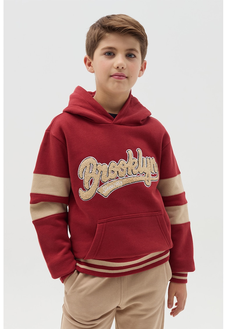 Hanorac cu aplicatie text si buzunar kangaroo Hanorac cu aplicatie text si buzunar kangaroo