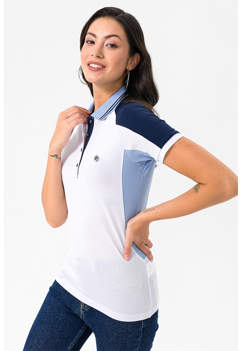 Tricou polo cu logo discret si model colorblock