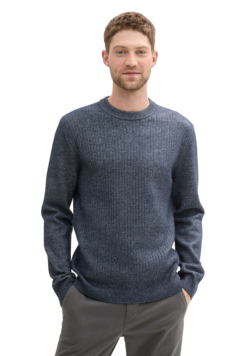 Pulover striat cu decolteu la baza gatului