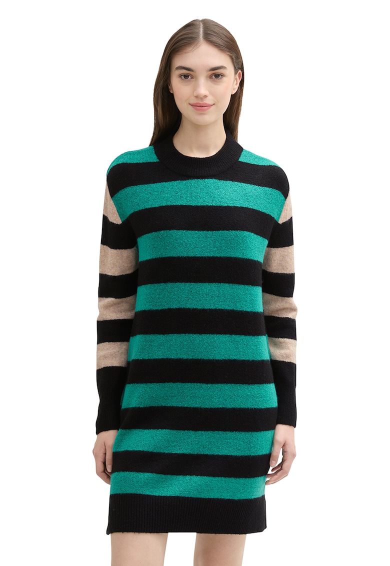 Rochie cu dungi si maneci cazute