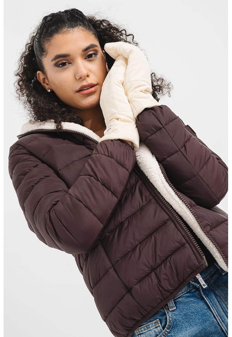 Geaca cu gluga si aspect matlasat - Rosu