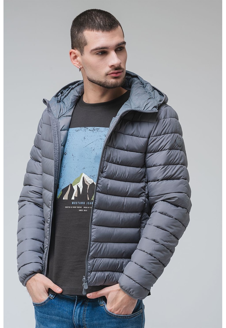 Geaca usoara matlasata cu gluga