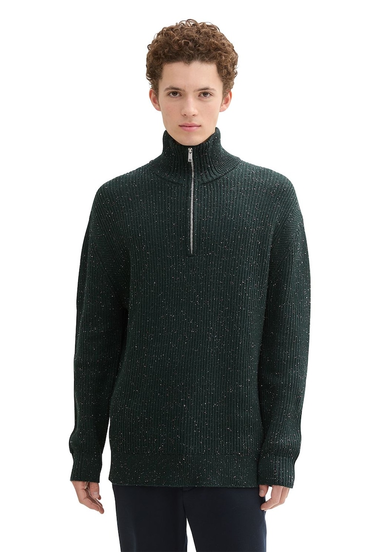 Pulover striat cu guler inalt