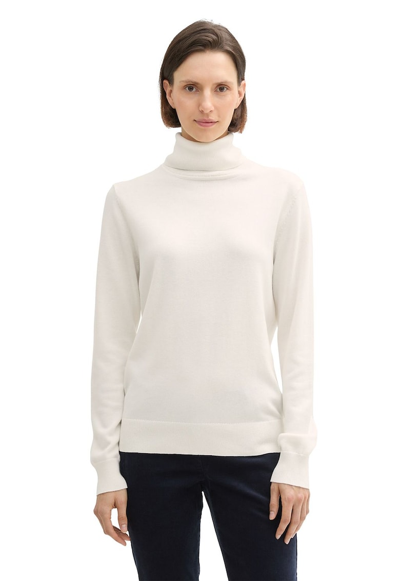 Pulover tricotat fin cu guler inalt