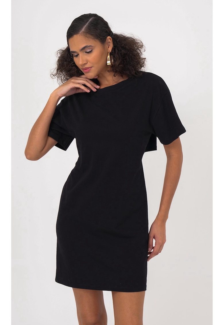 Rochie-tricou cu decolteu pe partea din spate