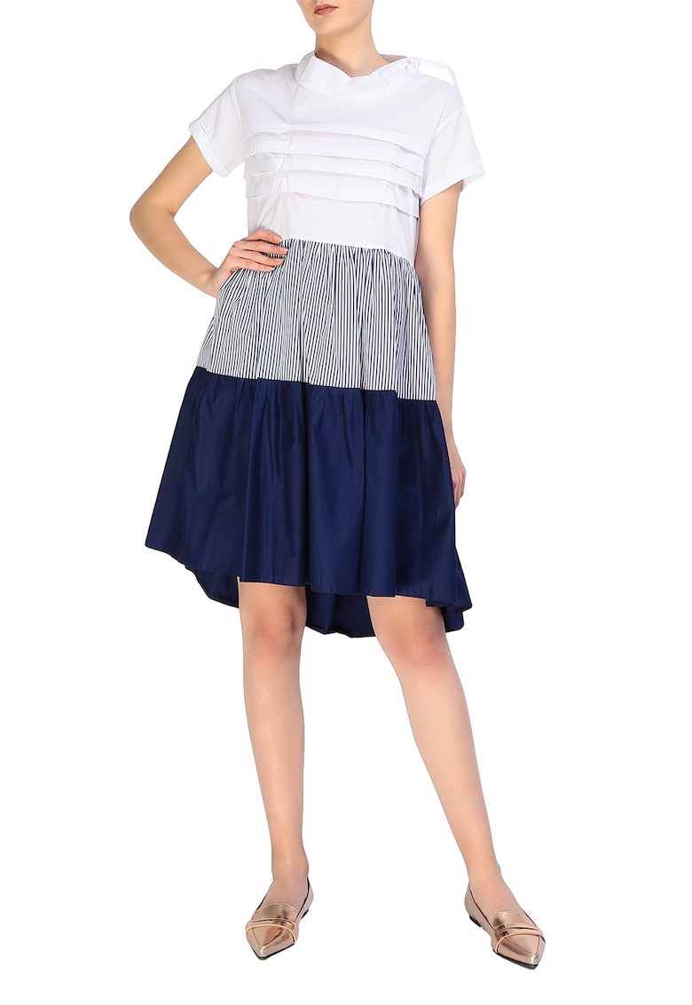 Rochie evazata cu pliuri