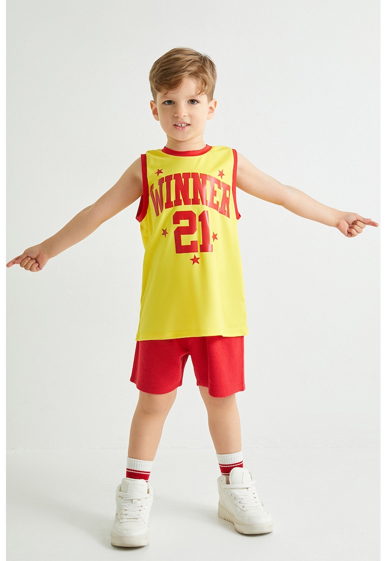 Top cu imprimeu si decolteu la baza gatului