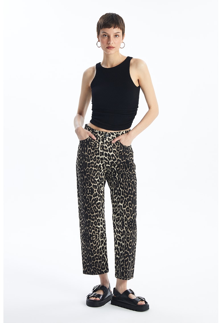 Top crop slim fit cu detalii cu fronseuri