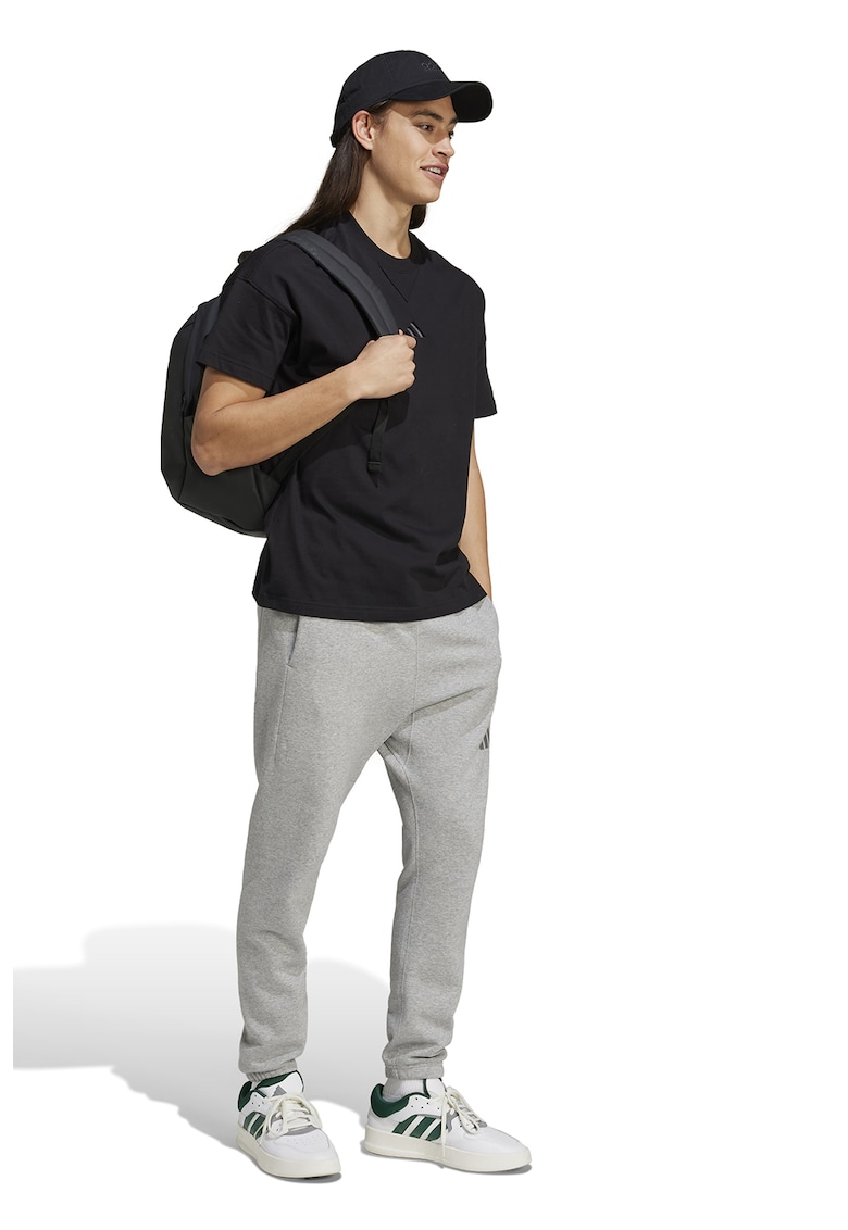 Tricou lejer cu decolteu la baza gatului All Szn - Negru