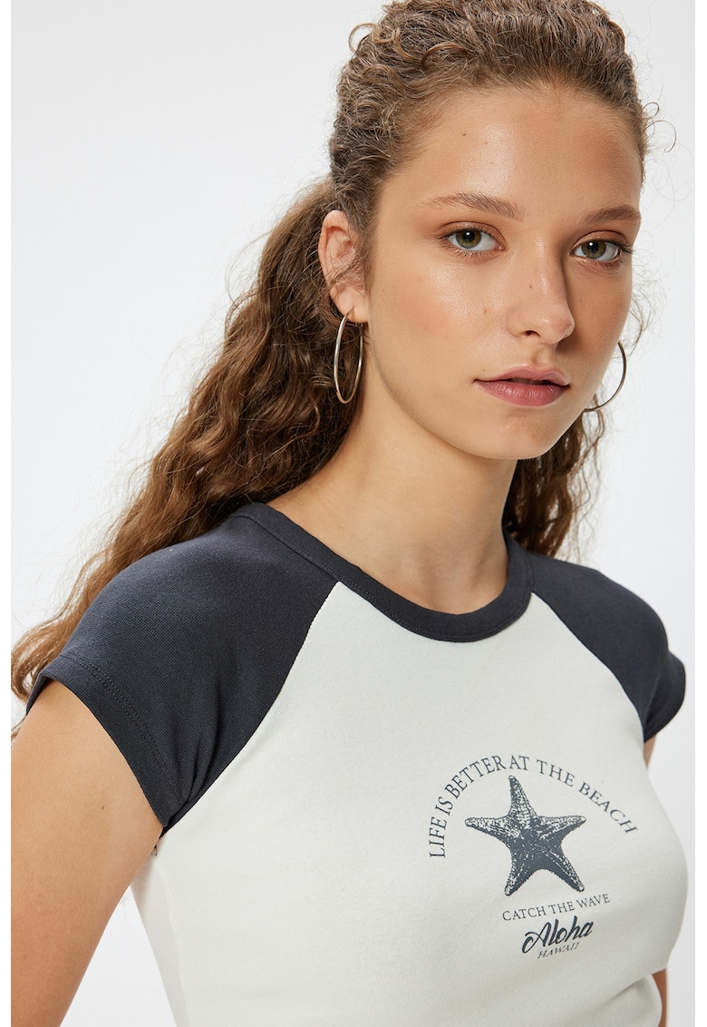 Tricou crop cu maneci raglan