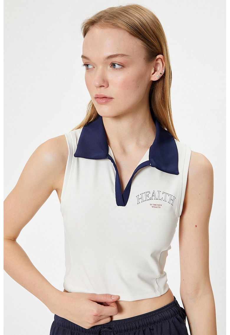 Top crop cu guler ascutit