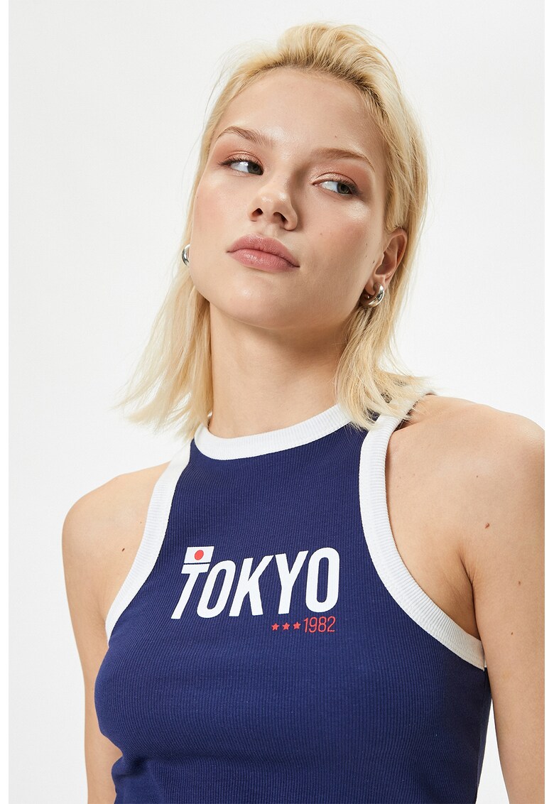 Top cu imprimeu text