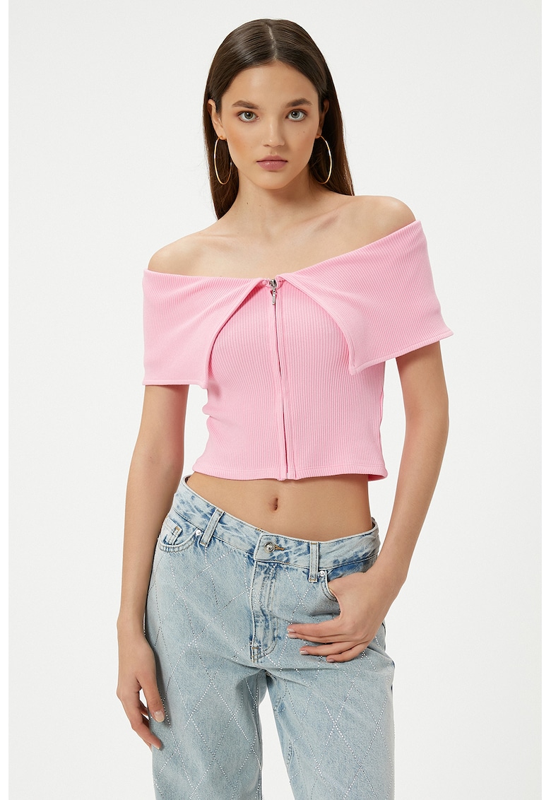 Bluza crop cu decolteu pe umeri