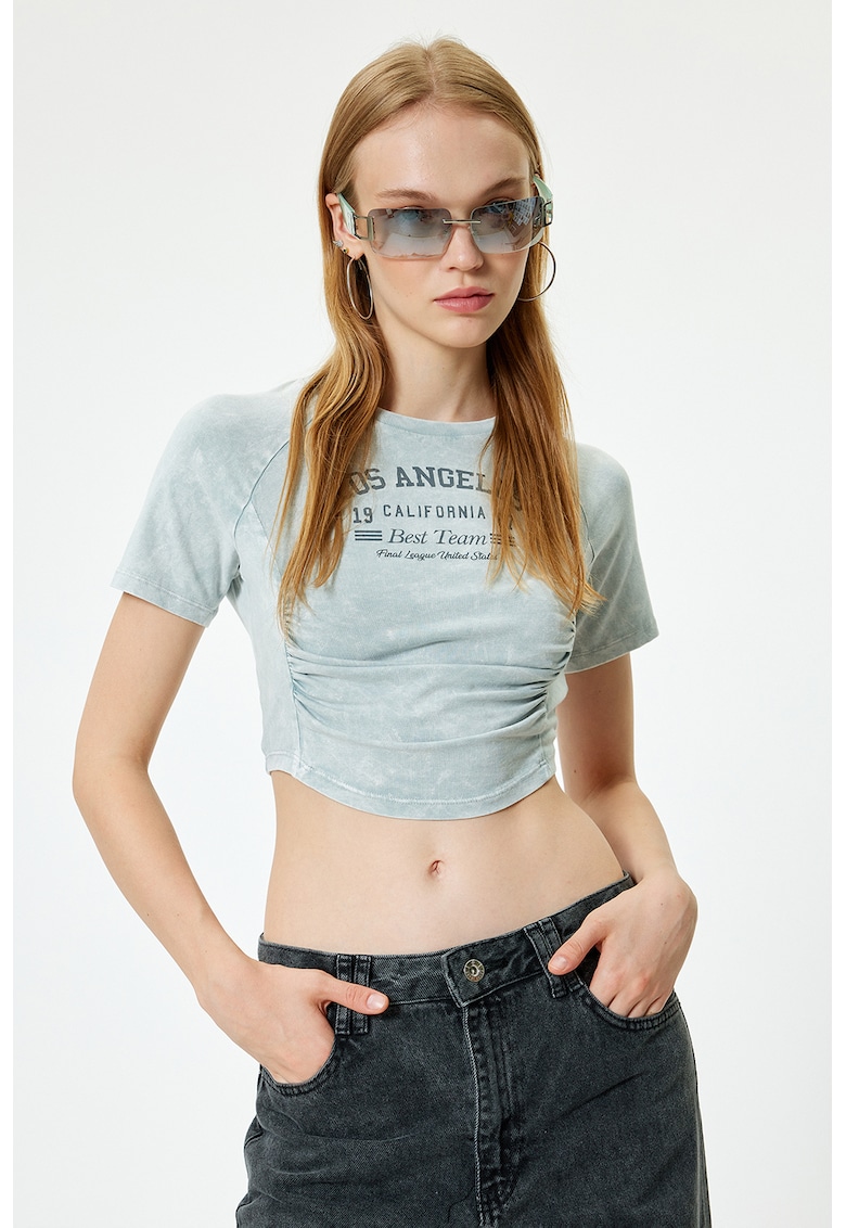 Tricou crop cu imprimeu text