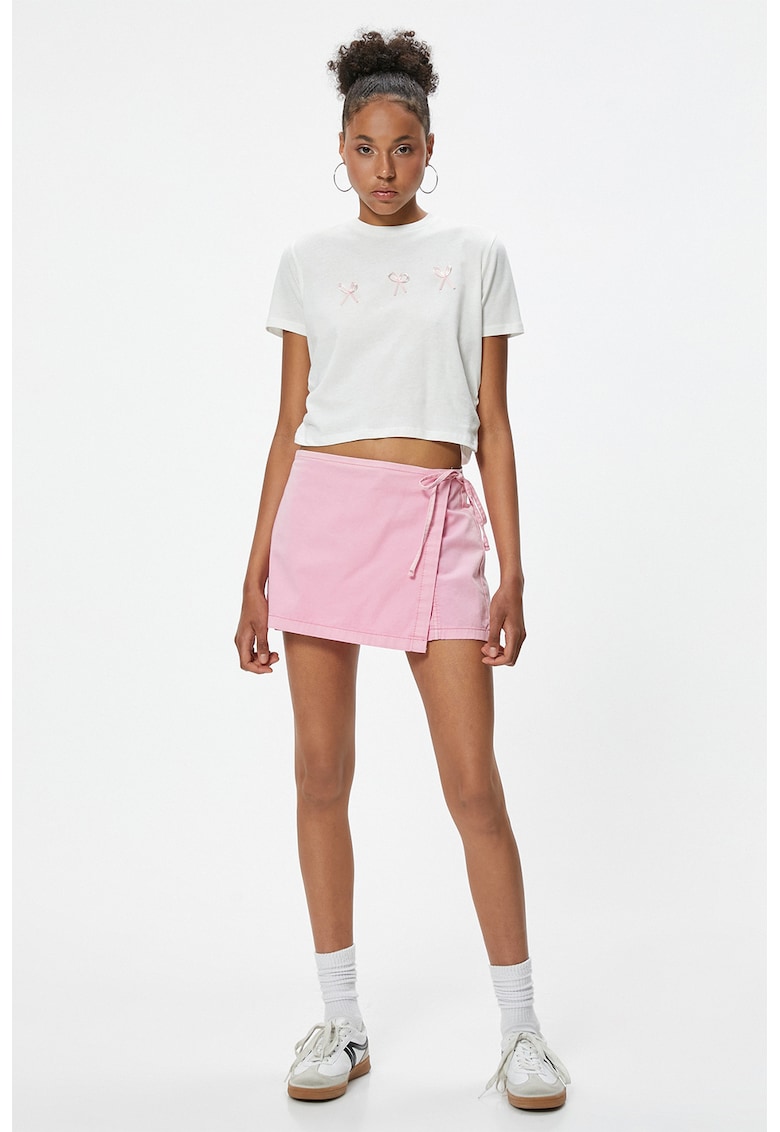 Tricou crop de bumbac cu decolteu la baza gatului Tricou crop de bumbac cu decolteu la baza gatului