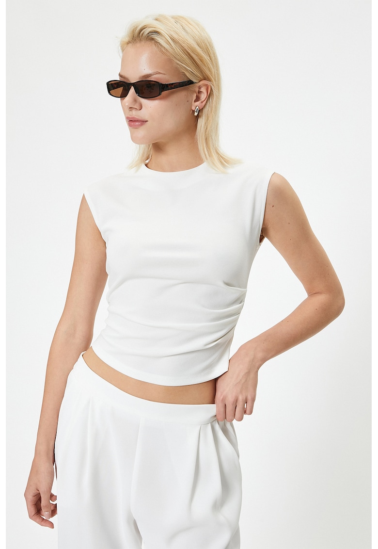 Tricou crop cu fronseuri