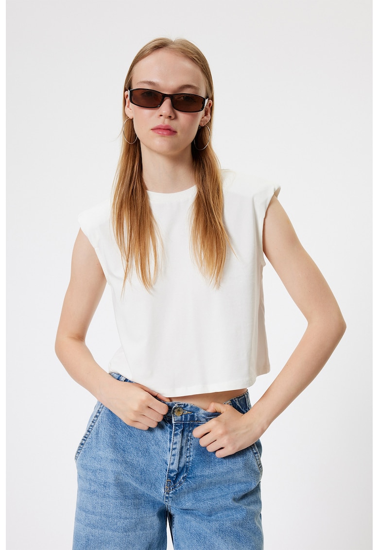 Tricou cu decolteu la baza gatului si model uni