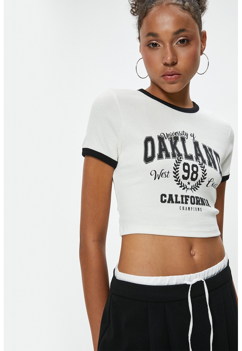 Tricou crop slim fit cu imprimeu text