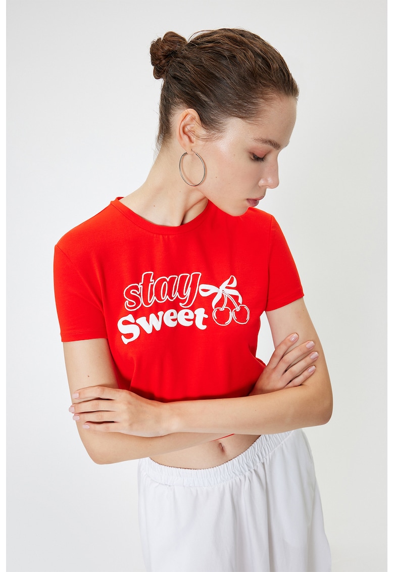 Tricou crop cu imprimeu text