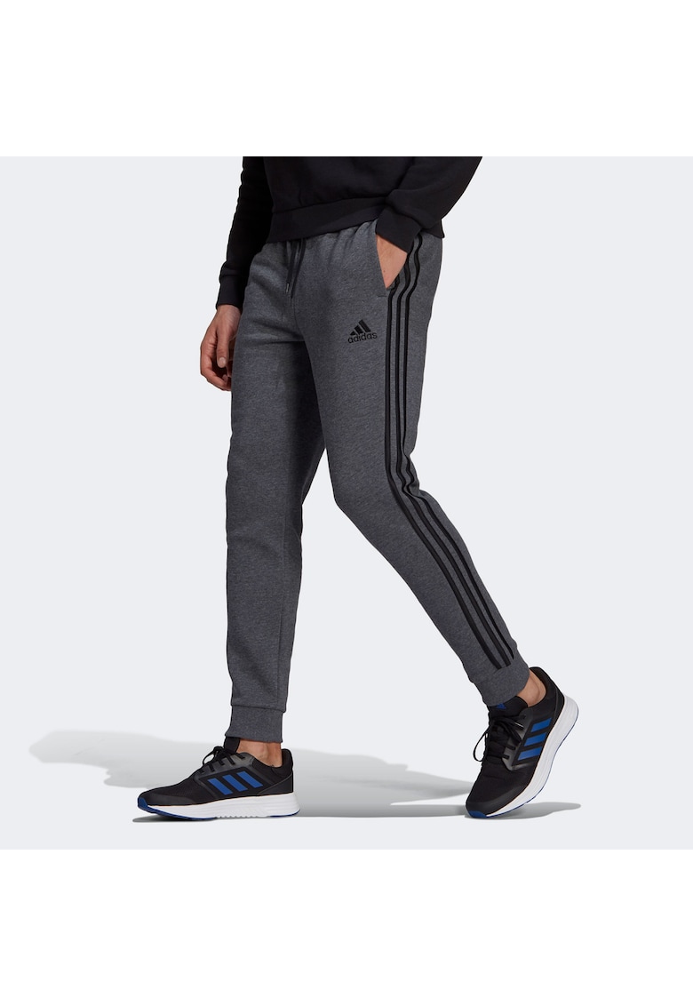 Pantaloni sport barbati