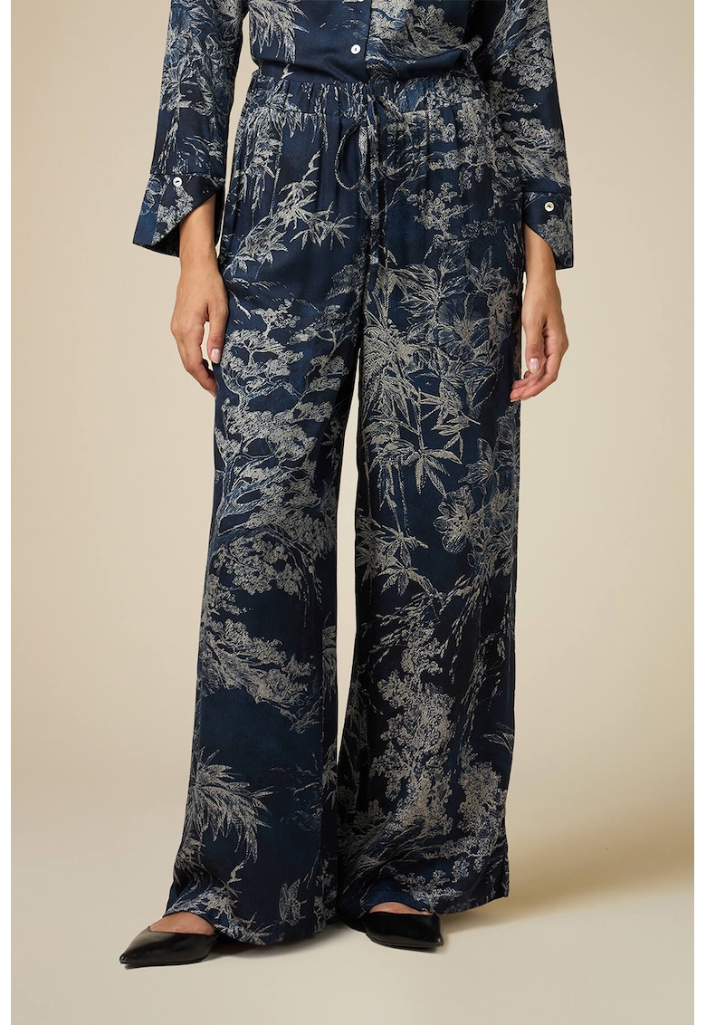 Pantaloni cu model floral si talie inalta