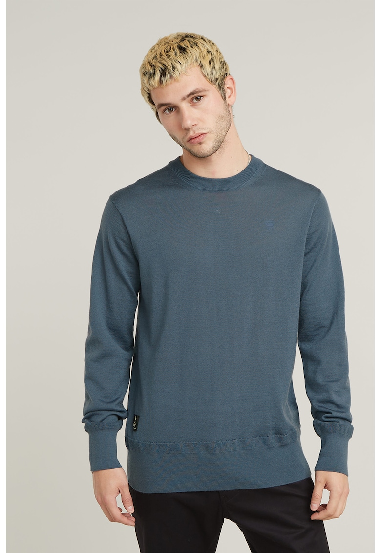 Pulover de lana merinos cu decolteu la baza gatului